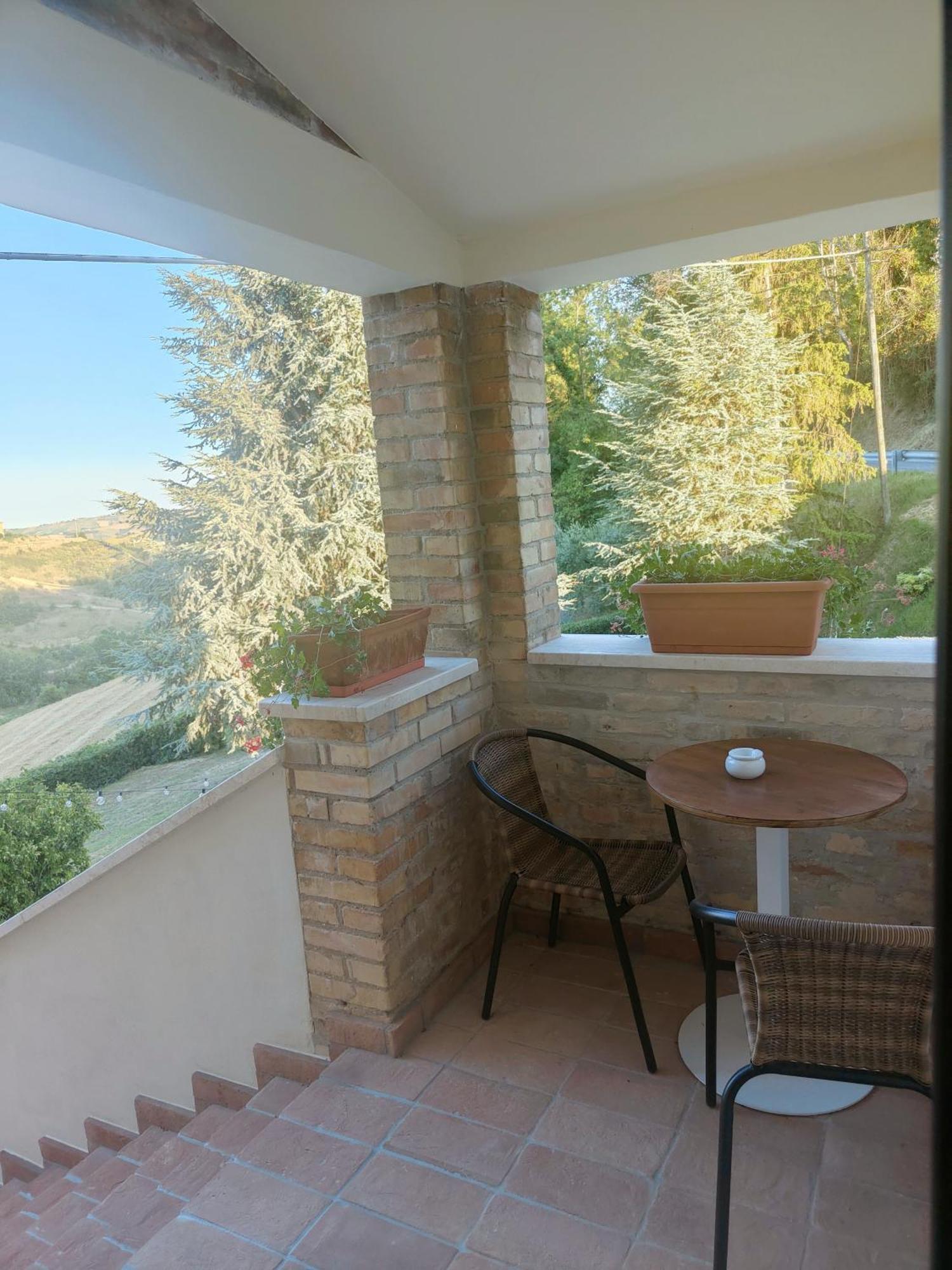 La Casa Del Duca Guest House Montalto delle Marche Exterior photo